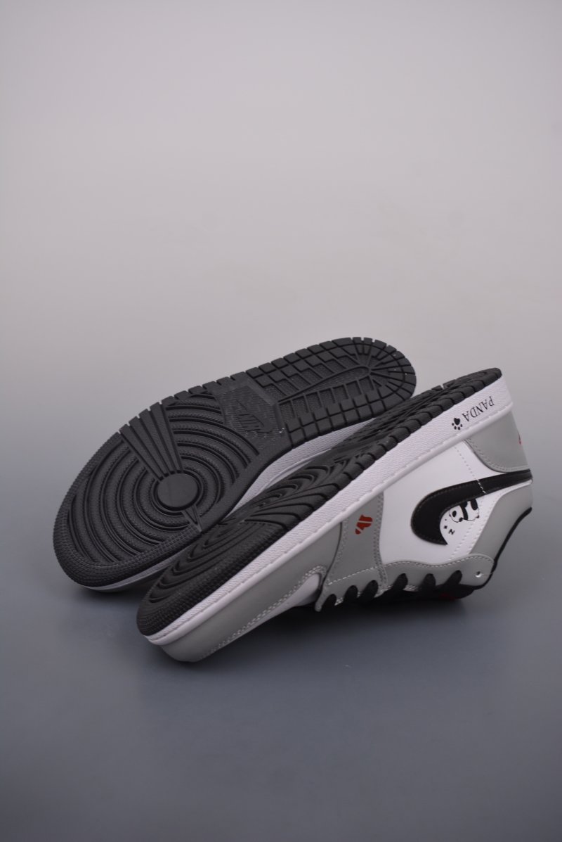 Air Jordan 1 Low view