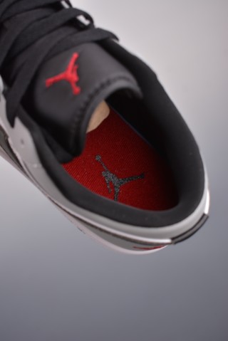 Air Jordan 1 Low view 18