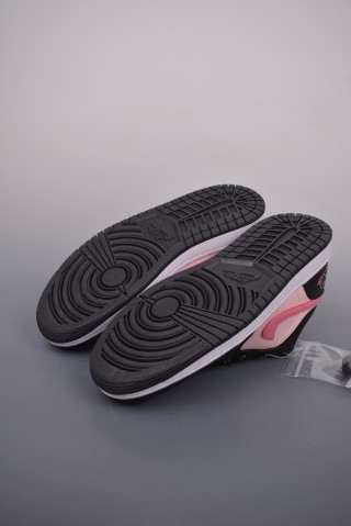 Air Jordan 1 Low 'Black / Pink' view 3