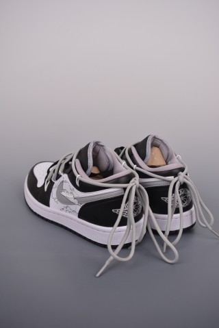 Air Jordan 1 Low view 2