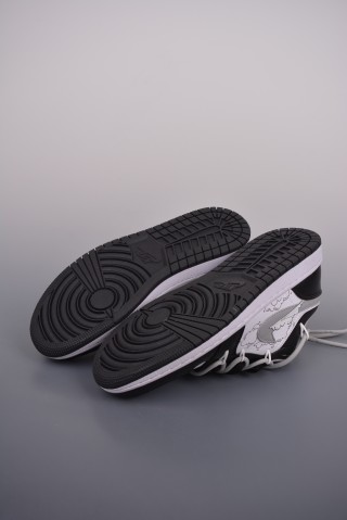 Air Jordan 1 Low view 3