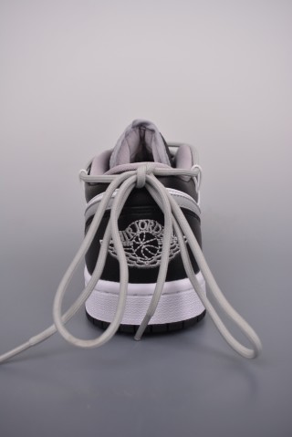 Air Jordan 1 Low view 4