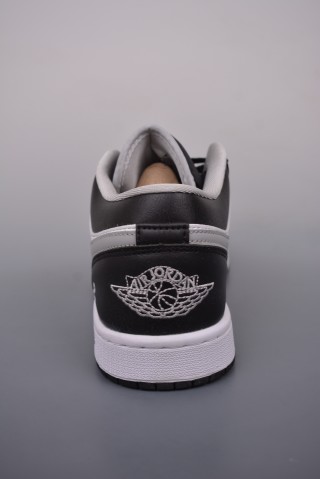 Air Jordan 1 Low view 4