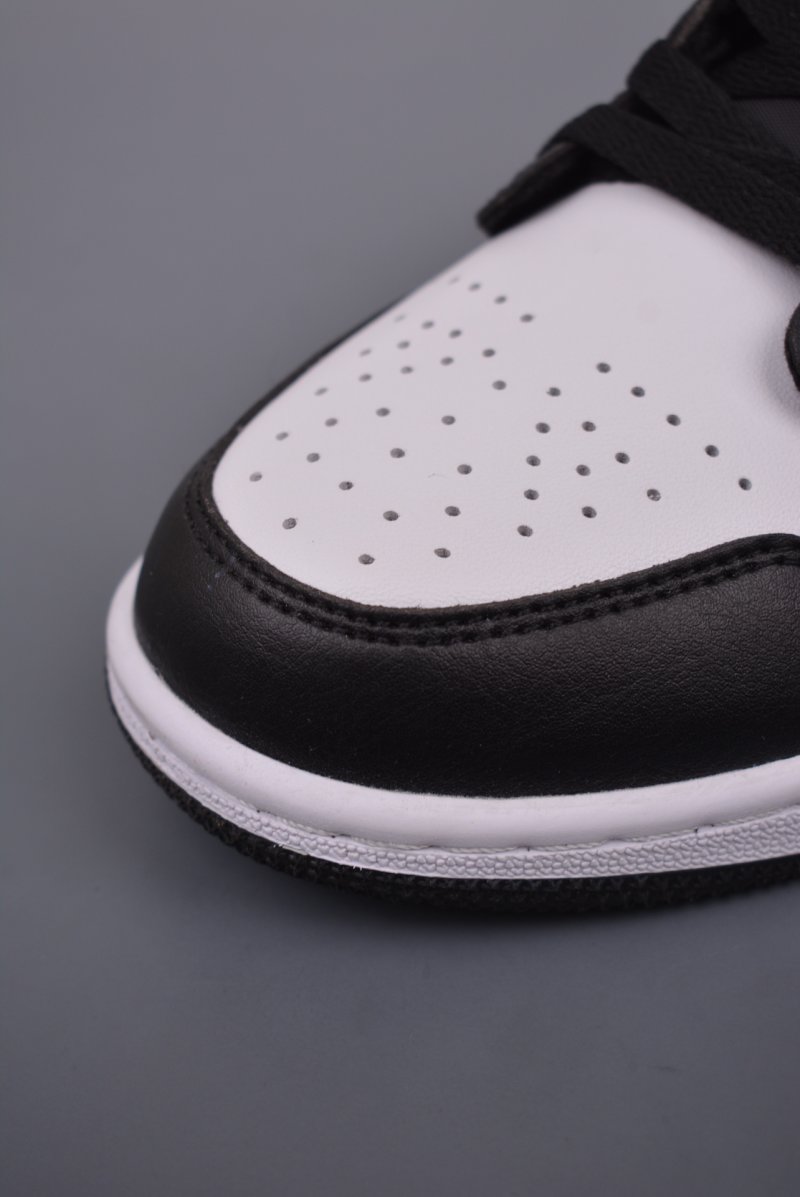 Air Jordan 1 Low view