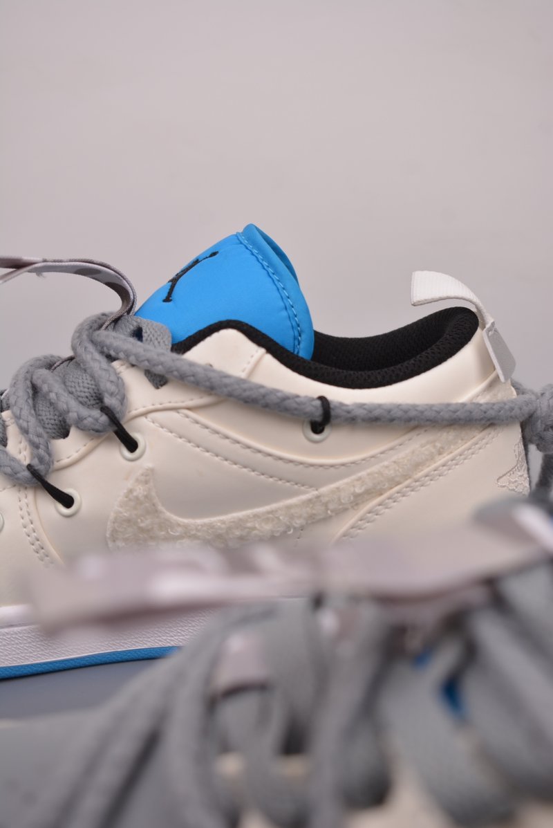 Air Jordan 1 Low view