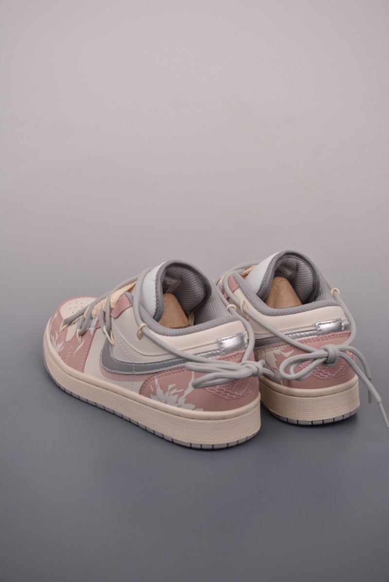 Air Jordan 1 Low view