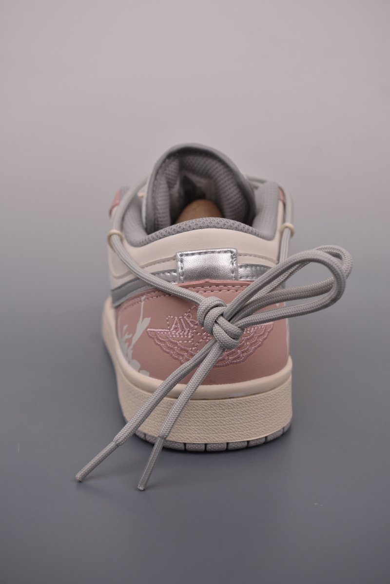 Air Jordan 1 Low view