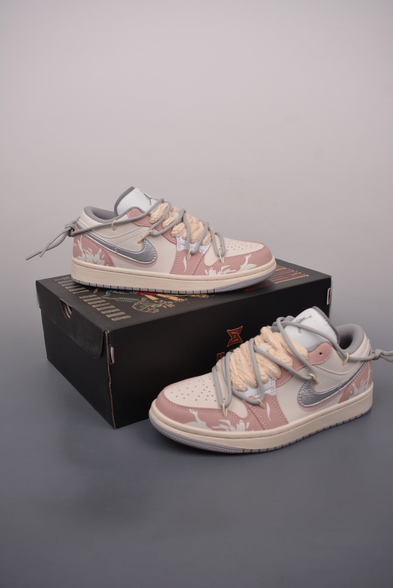 Air Jordan 1 Low view