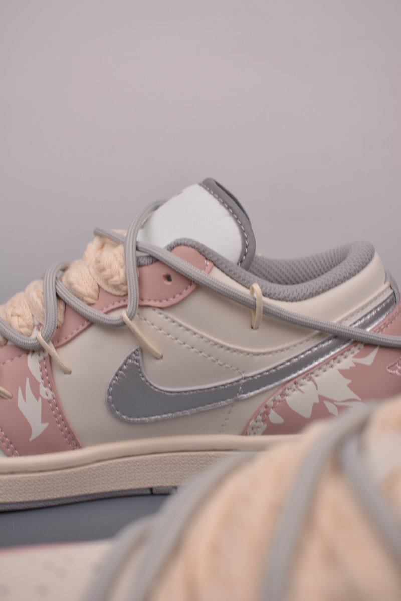 Air Jordan 1 Low view