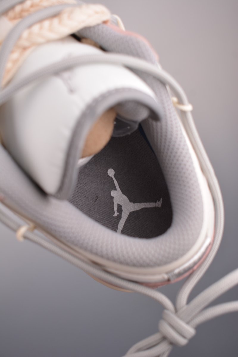 Air Jordan 1 Low view