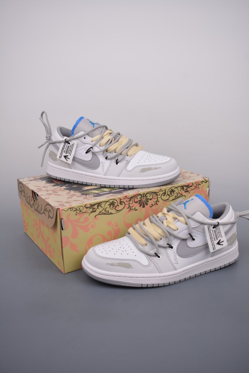 Air Jordan 1 Low view