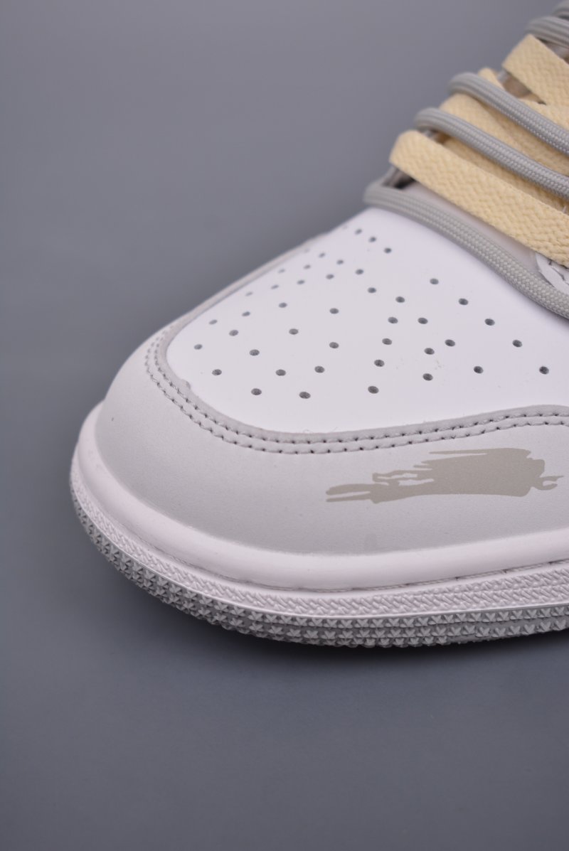 Air Jordan 1 Low view