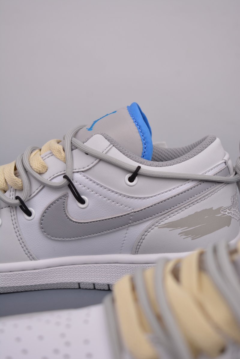 Air Jordan 1 Low view