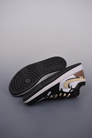 Air Jordan 1 Low view 3