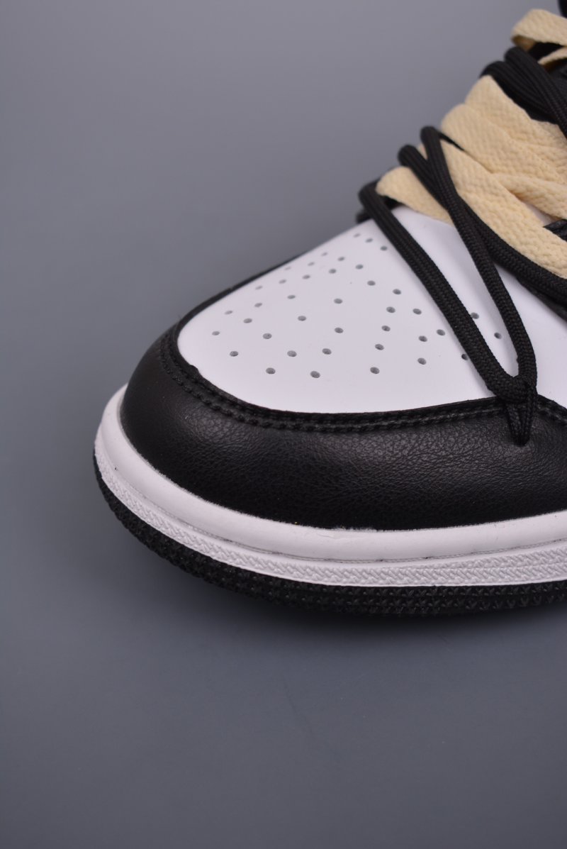 Air Jordan 1 Low view