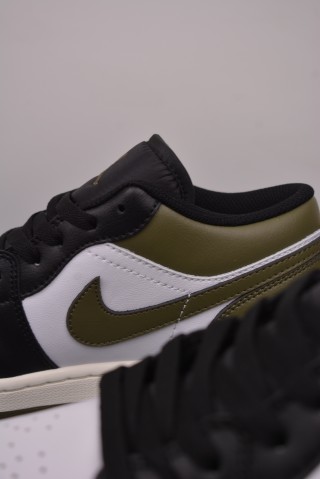 Air Jordan 1 Low 'Black / White / Green' view 8