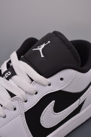 Air Jordan 1 Low 'Black / White' view 7