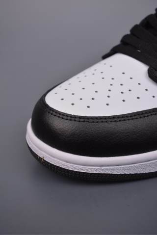 Air Jordan 1 Low 'Black / White / Silver' view 6