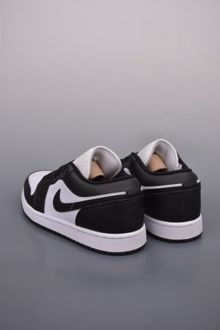Air Jordan 1 Low 'Panda' view 2