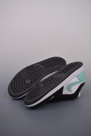 Air Jordan 1 Low 'Mint Green' view 3