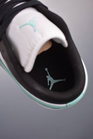 Air Jordan 1 Low 'Mint Green' view 9