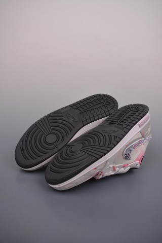 Air Jordan 1 Low 'Haze' view 3