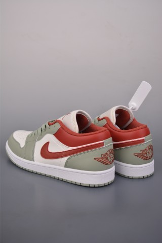 Air Jordan 1 Low 'White / Red / Green' view 2