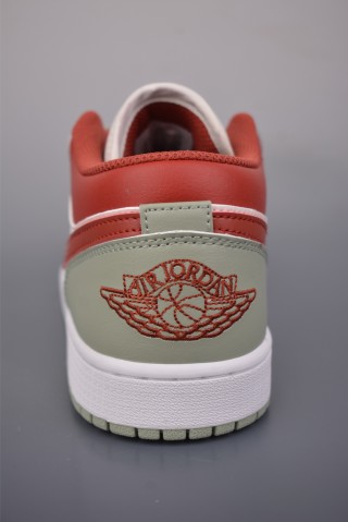 Air Jordan 1 Low 'White / Red / Green' view 4
