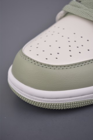 Air Jordan 1 Low 'White / Red / Green' view 6