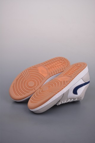Air Jordan 1 Low 'White / Blue' view 3
