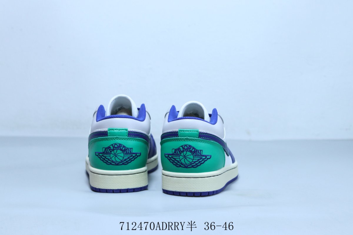 Air Jordan 1 Low view