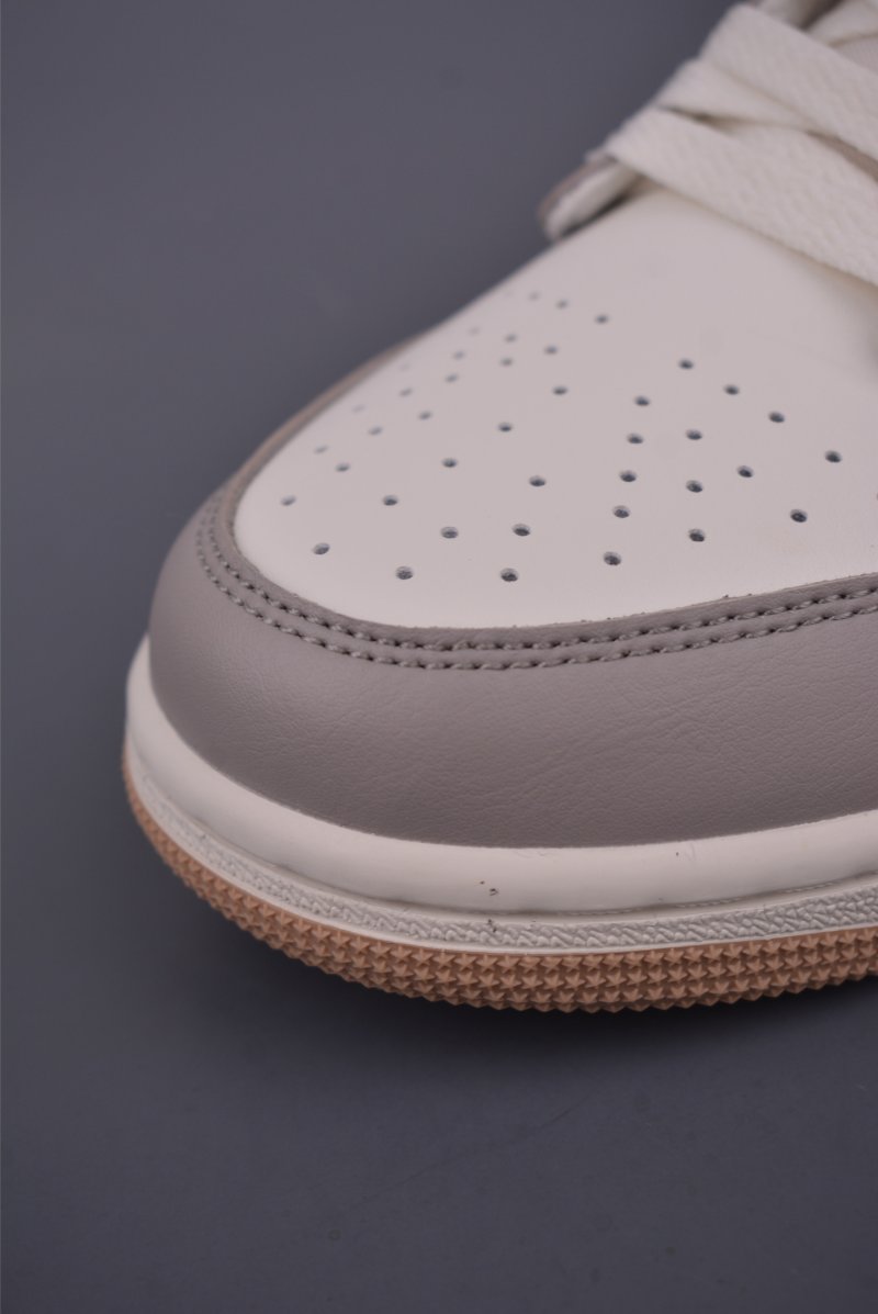 Air Jordan 1 Low 'Grey / Beige' view
