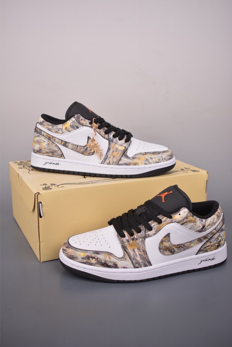 Air Jordan 1 Low 'Sketch' view