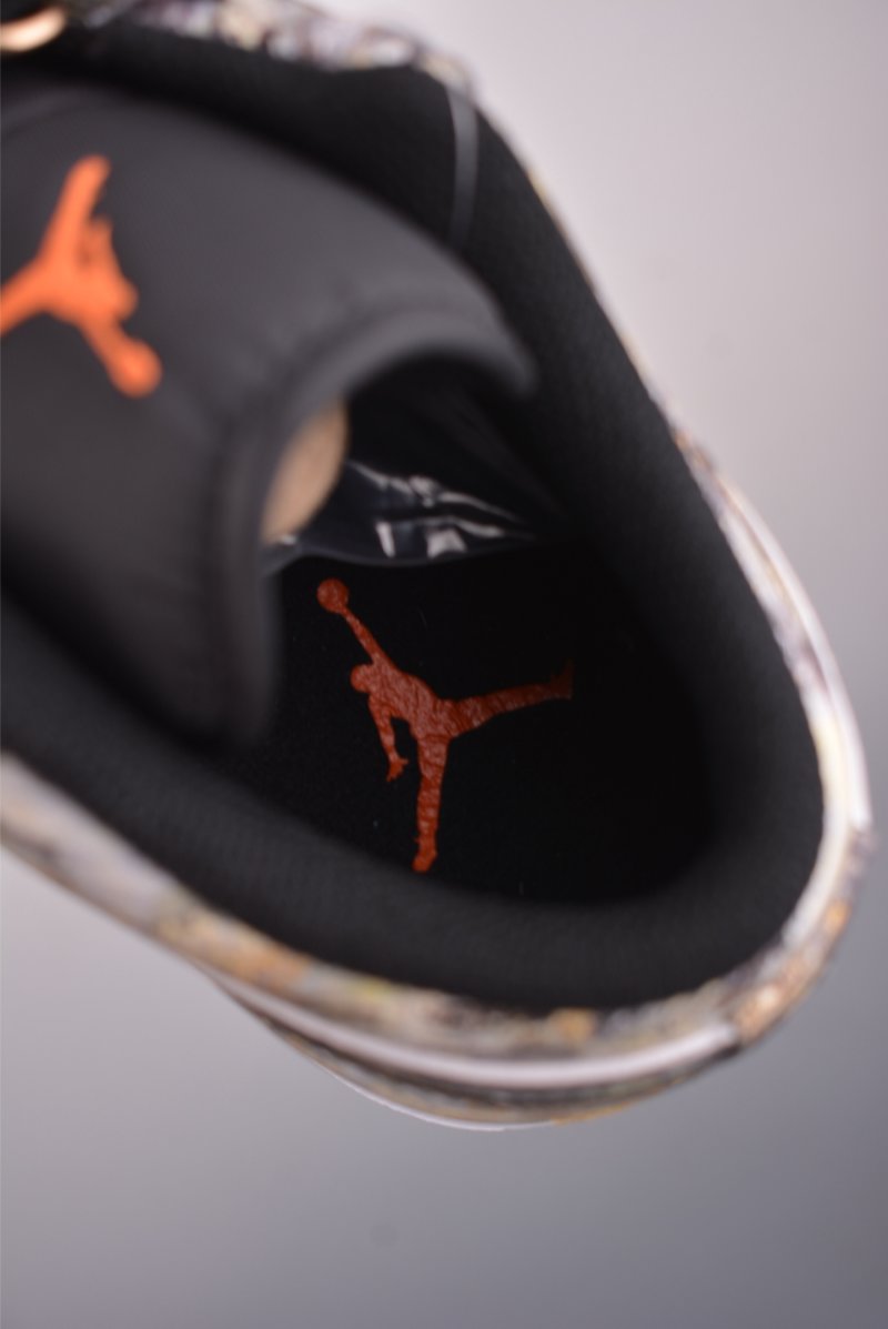 Air Jordan 1 Low 'Sketch' view
