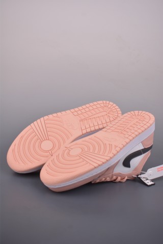 Air Jordan 1 Low 'Arctic Pink' view 3