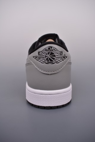 Air Jordan 1 Low 'Black / Grey' view 4