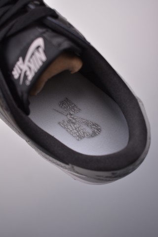 Air Jordan 1 Low 'Black / Grey' view 9