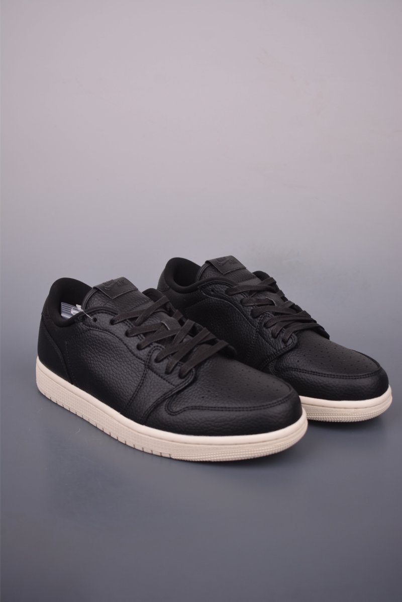 Air Jordan 1 Low 'Black / White'