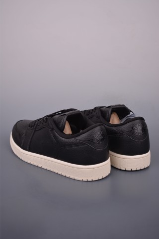 Air Jordan 1 Low 'Black / White' view 2
