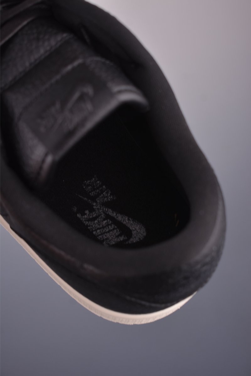 Air Jordan 1 Low 'Black / White' view