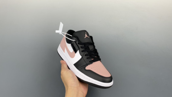 Air Jordan 1 Low 'Black / Pink' view 1