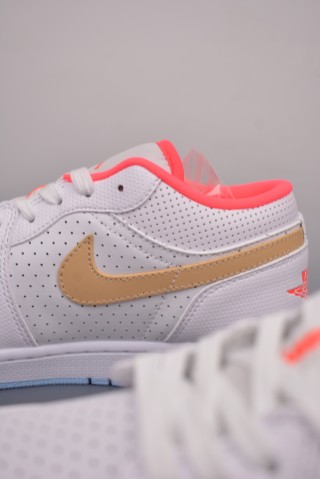 Air Jordan 1 Low 'White Sesame' view 8