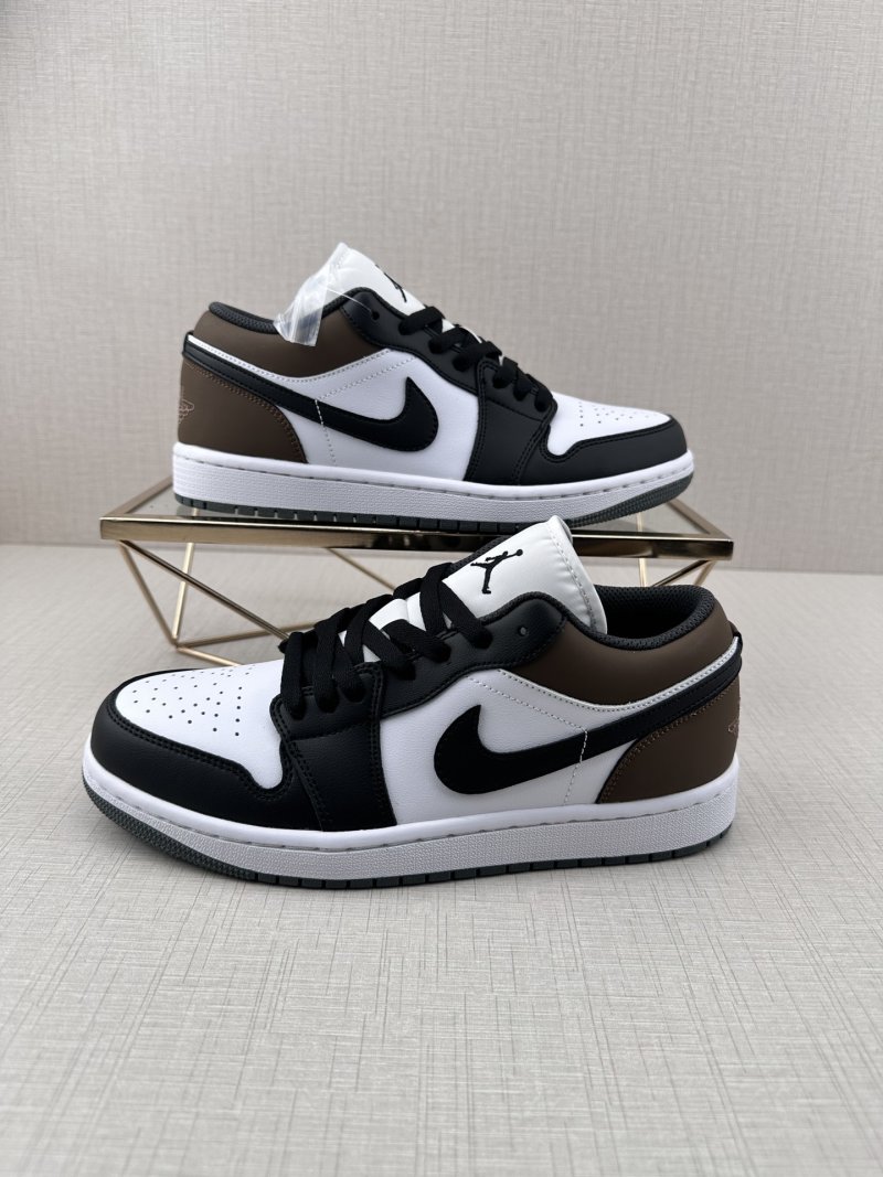 Air Jordan 1 Low 'Black / Brown' view