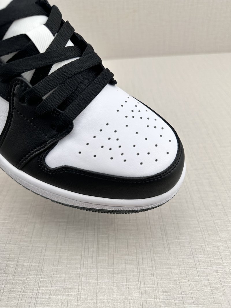 Air Jordan 1 Low 'Black / Brown' view