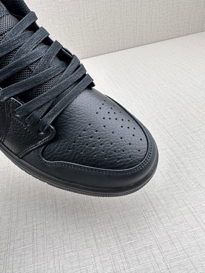 Air Jordan 1 Low 'Black / White' view