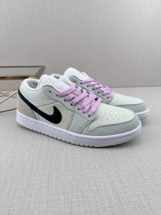Air Jordan 1 Low 'Wings' view 3