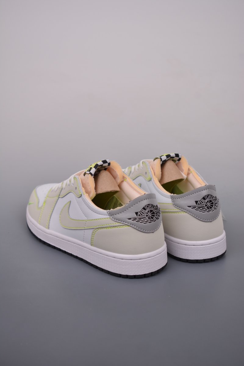 Air Jordan 1 Low 'White / Ghost Green' view