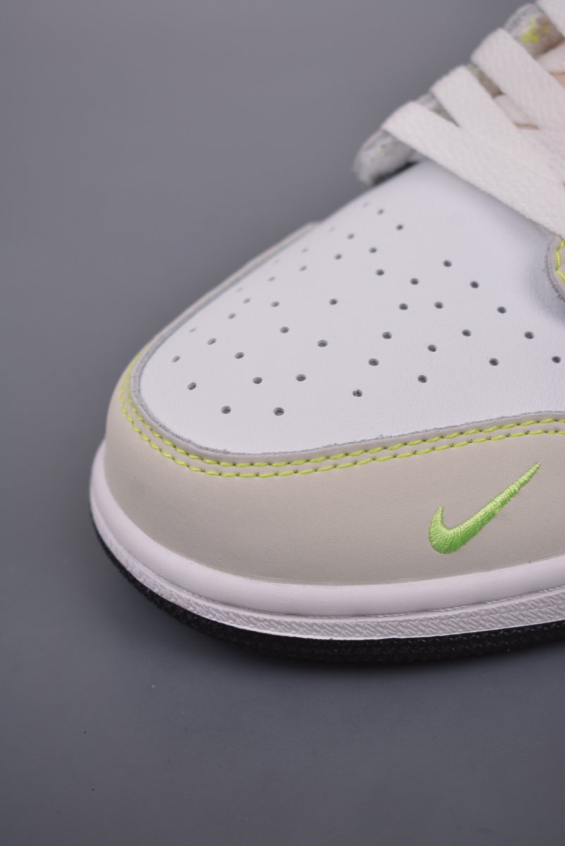 Air Jordan 1 Low 'White / Ghost Green' view