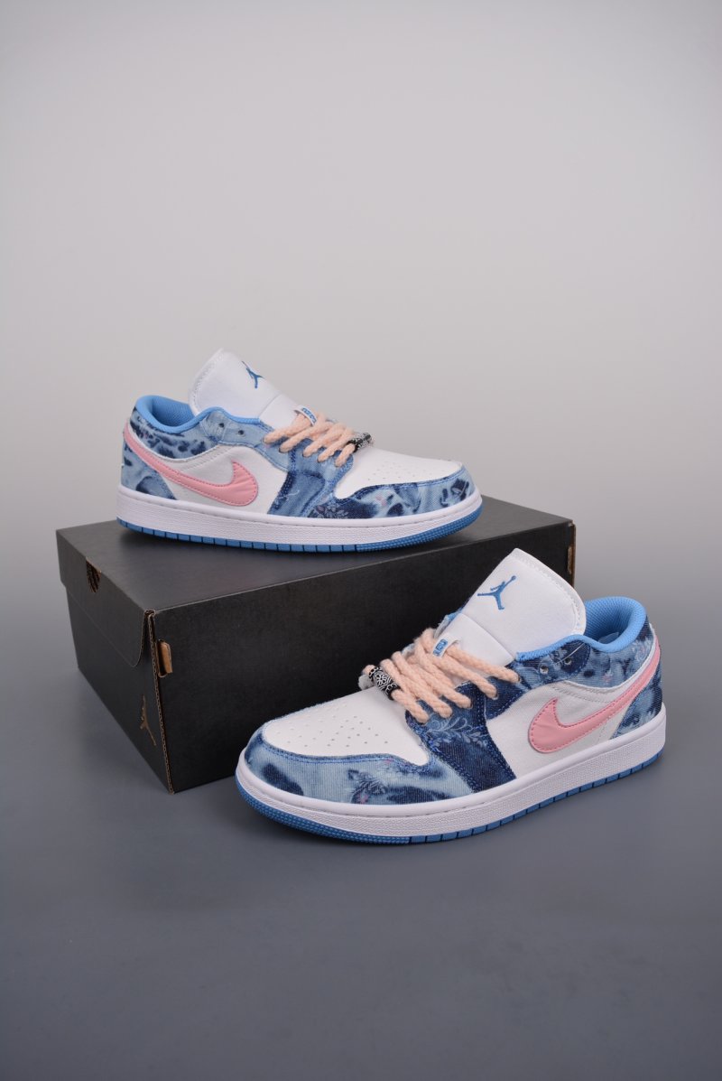 Air Jordan 1 Low 'Washed Denim Floral' view