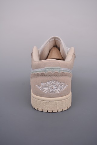 Air Jordan 1 Low 'White / Pink Toe' view 4